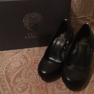 Very cute Vince Camuto Black wedge pumps.